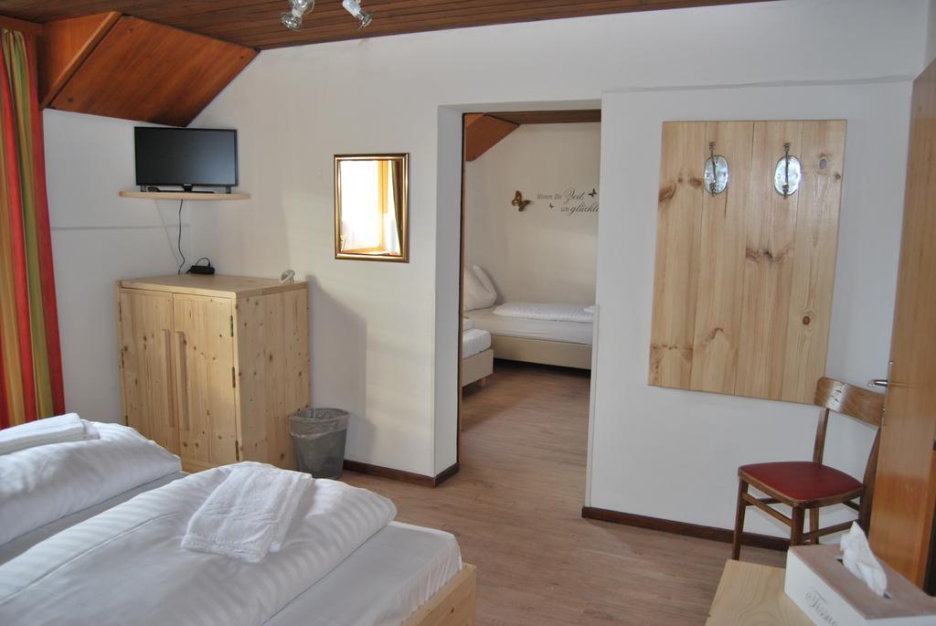 Gaestehaus Pernull Hermagor-Pressegger See Pokoj fotografie
