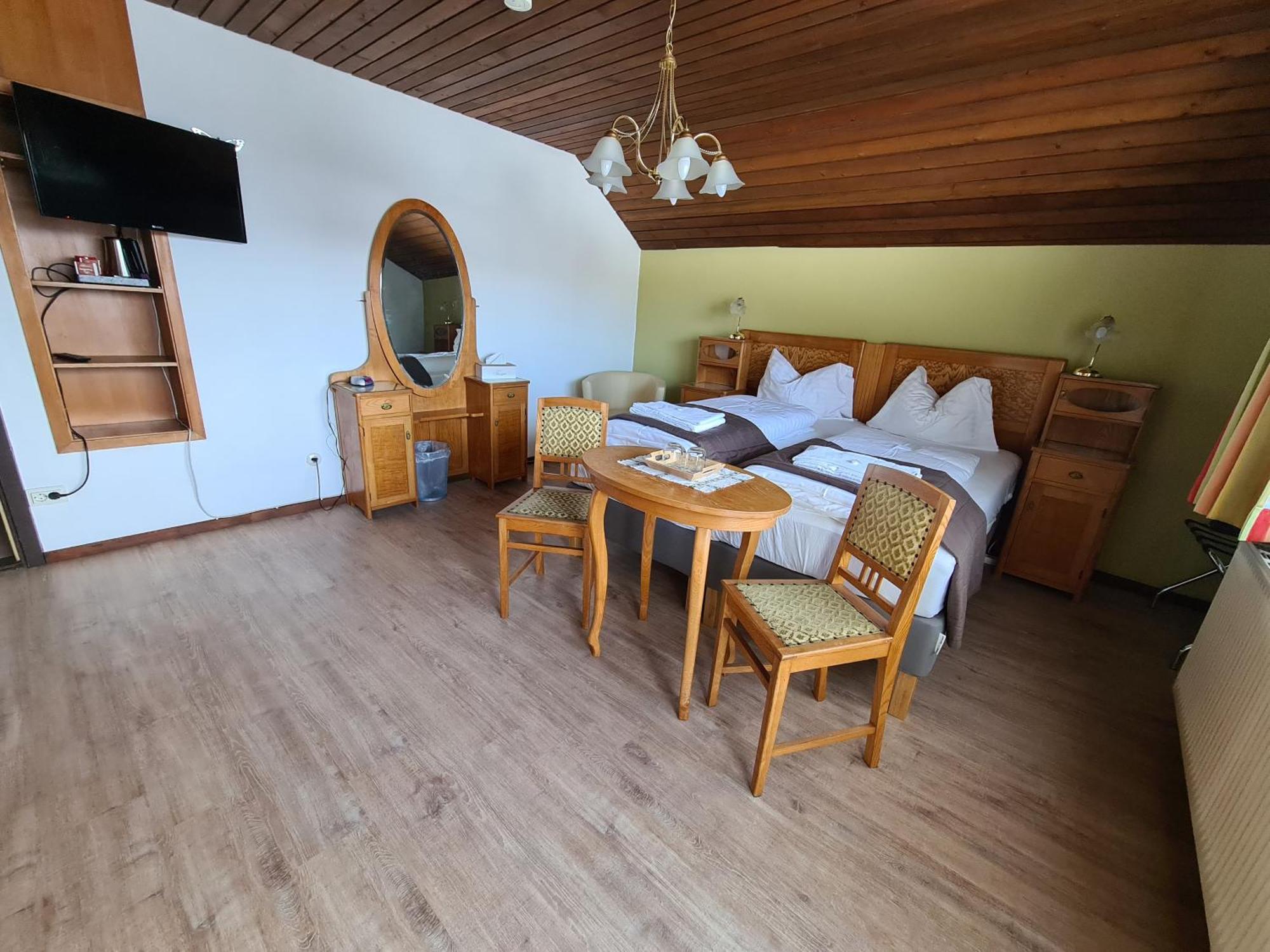 Gaestehaus Pernull Hermagor-Pressegger See Pokoj fotografie